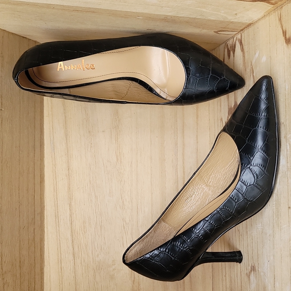 AnnaLee Womens Black Leather Pumps